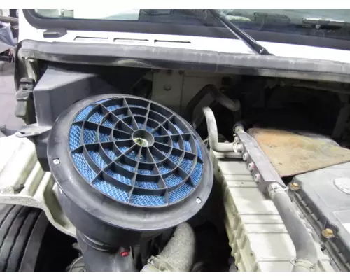 FREIGHTLINER M2 112 AIR CLEANER