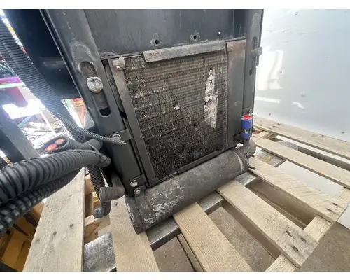 FREIGHTLINER M2 112 Auxillary Power Unit