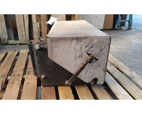 FREIGHTLINER M2 112 BATTERY BOX
