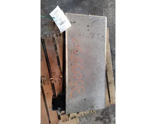 FREIGHTLINER M2 112 BATTERY BOX