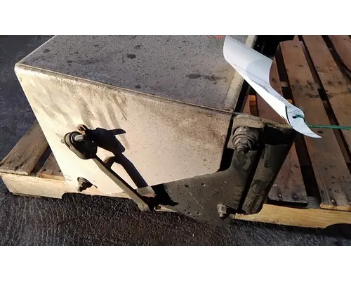 FREIGHTLINER M2 112 BATTERY BOX