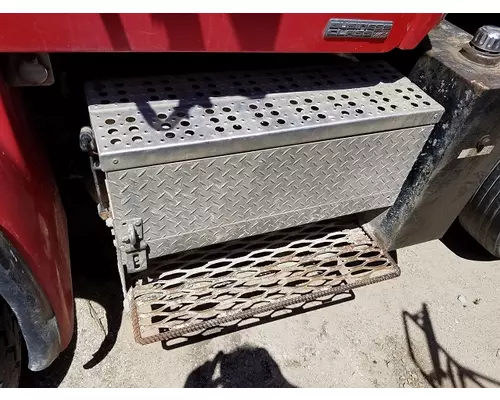 FREIGHTLINER M2 112 BATTERY BOX