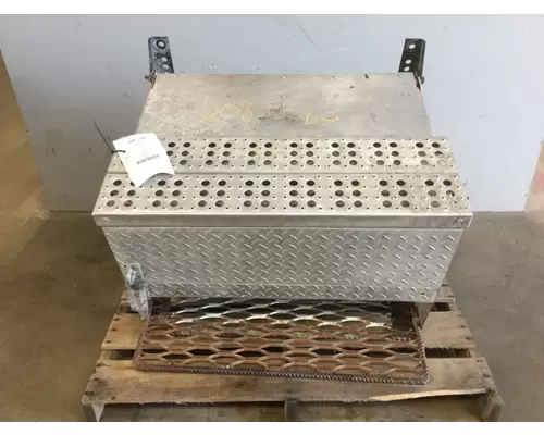 FREIGHTLINER M2 112 BATTERY BOX