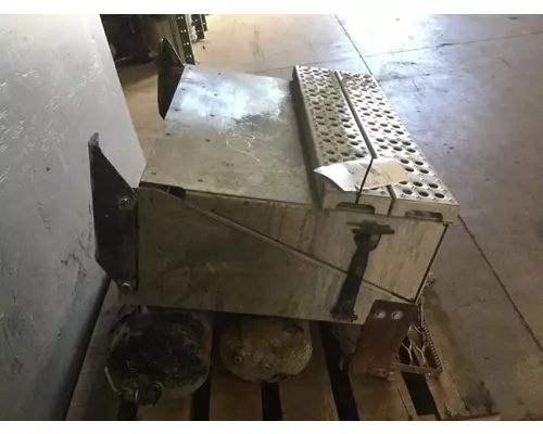 FREIGHTLINER M2 112 BATTERY BOX