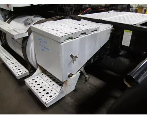 FREIGHTLINER M2 112 BATTERY BOX