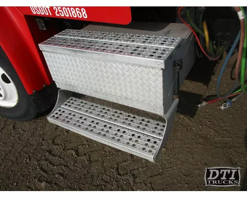 FREIGHTLINER M2 112 Battery Box