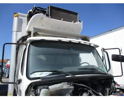 FREIGHTLINER M2 112 CAB CLIP