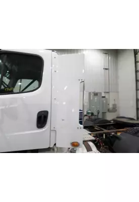 FREIGHTLINER M2 112 CAB EXTENSION