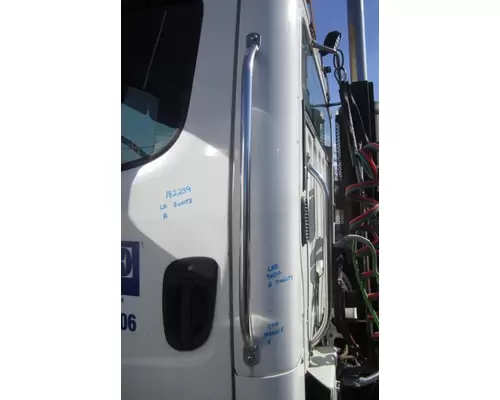 FREIGHTLINER M2 112 CAB HANDLE