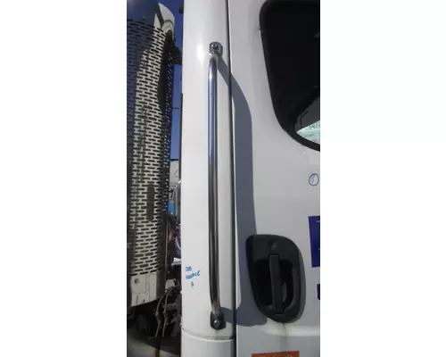 FREIGHTLINER M2 112 CAB HANDLE