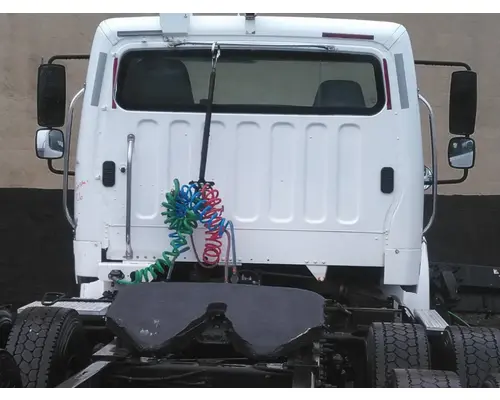 FREIGHTLINER M2 112 CAB