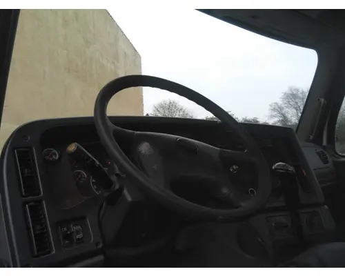 FREIGHTLINER M2 112 CAB