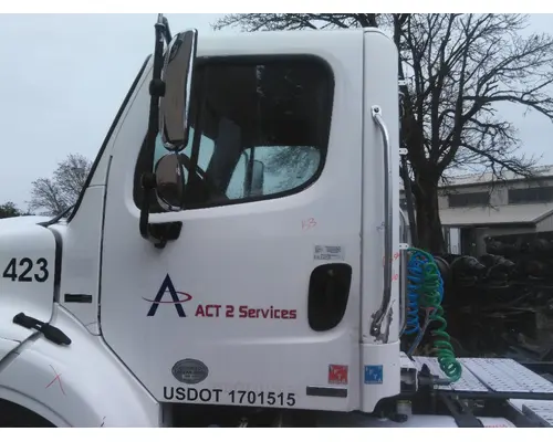 FREIGHTLINER M2 112 CAB