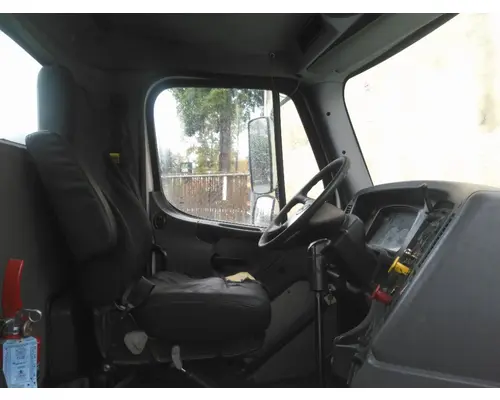 FREIGHTLINER M2 112 CAB