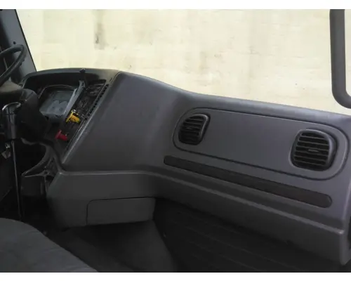 FREIGHTLINER M2 112 CAB