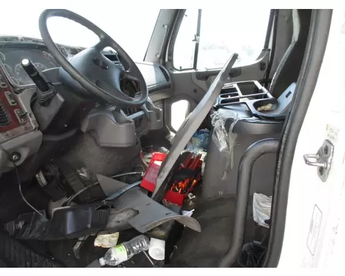 FREIGHTLINER M2 112 CAB