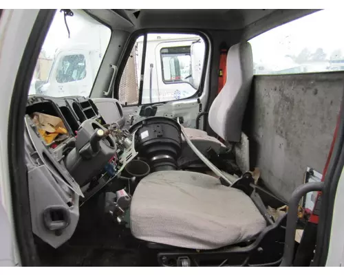 FREIGHTLINER M2 112 CAB