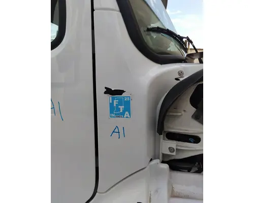 FREIGHTLINER M2 112 COWL