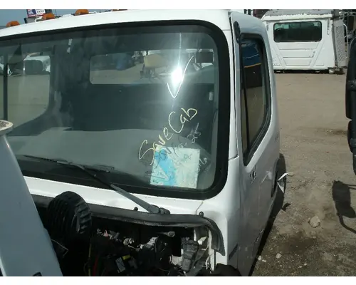 FREIGHTLINER M2-112 Cab Clip
