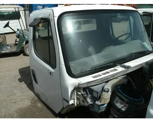FREIGHTLINER M2-112 Cab Clip
