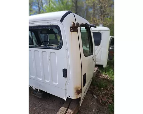 FREIGHTLINER M2 112 Cab Mount