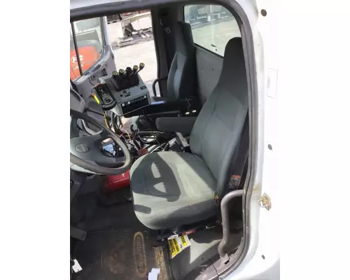 FREIGHTLINER M2-112 Cab