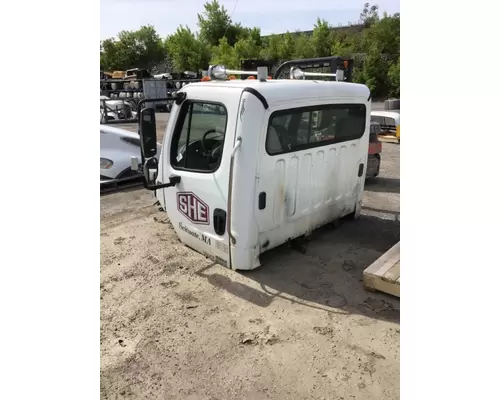 FREIGHTLINER M2-112 Cab