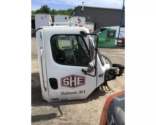 FREIGHTLINER M2-112 Cab