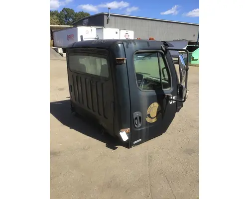 FREIGHTLINER M2-112 Cab