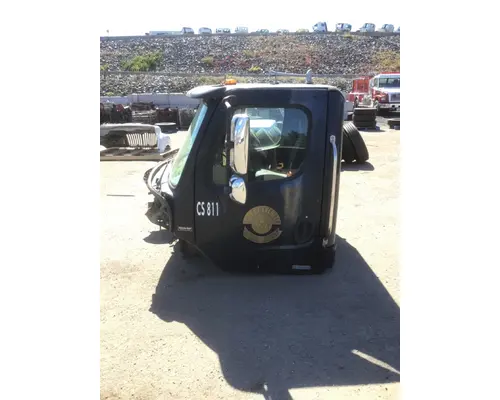 FREIGHTLINER M2-112 Cab