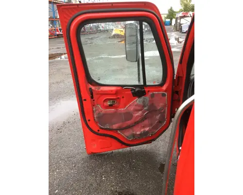 FREIGHTLINER M2-112 Cab