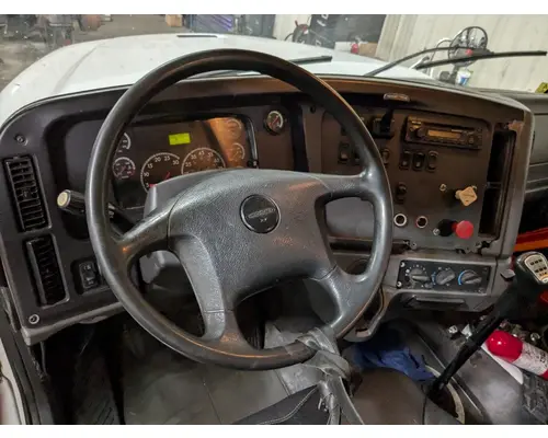 FREIGHTLINER M2-112 Cab