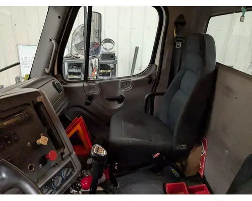 FREIGHTLINER M2-112 Cab