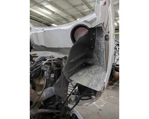 FREIGHTLINER M2-112 Cab