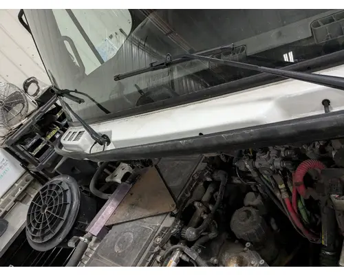 FREIGHTLINER M2-112 Cab