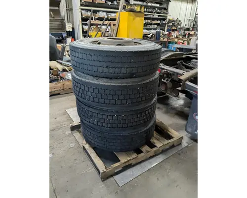 FREIGHTLINER M2-112 Cab