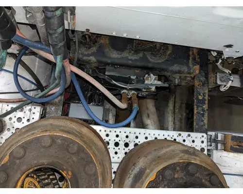 FREIGHTLINER M2-112 Cab