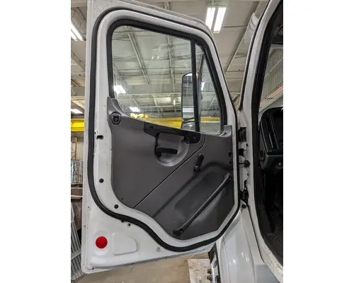 FREIGHTLINER M2-112 Cab