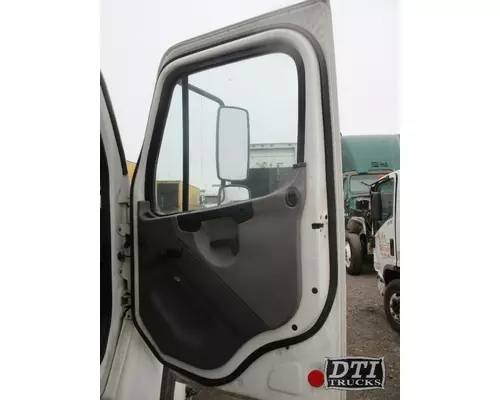 FREIGHTLINER M2 112 Cab