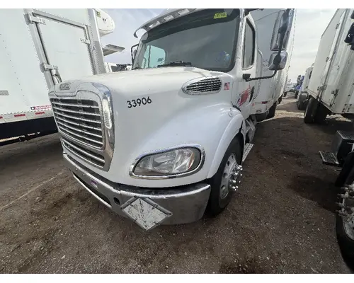 FREIGHTLINER M2 112 Cab