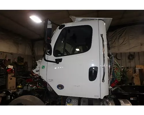 FREIGHTLINER M2 112 Cab