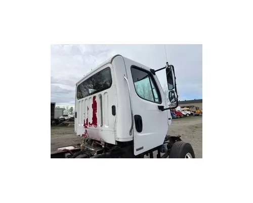 FREIGHTLINER M2 112 Cab