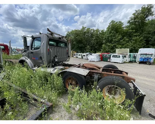 FREIGHTLINER M2 112 Complete Vehicle