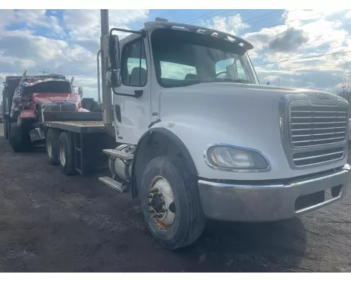 FREIGHTLINER M2 112 Complete Vehicle