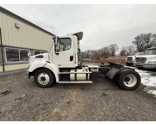 FREIGHTLINER M2-112 Complete Vehicle