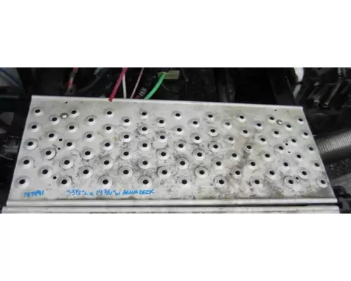 FREIGHTLINER M2 112 DECK (CATWALK) STEP