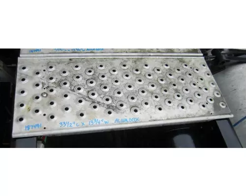 FREIGHTLINER M2 112 DECK (CATWALK) STEP