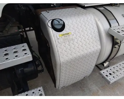 FREIGHTLINER M2 112 DEF TANK