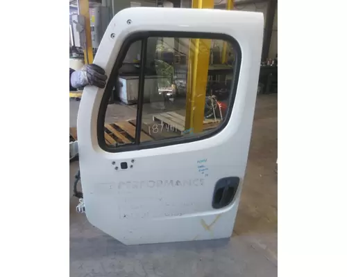 FREIGHTLINER M2 112 DOOR ASSEMBLY, FRONT