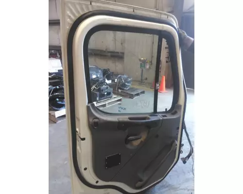 FREIGHTLINER M2 112 DOOR ASSEMBLY, FRONT